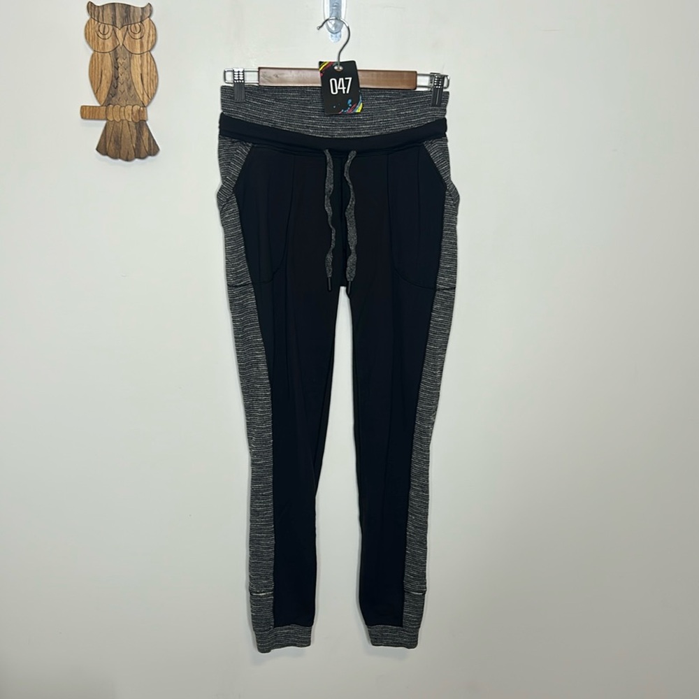 Lululemon Base Runner Pant Black / Parallel Black White / Coco Pique Black